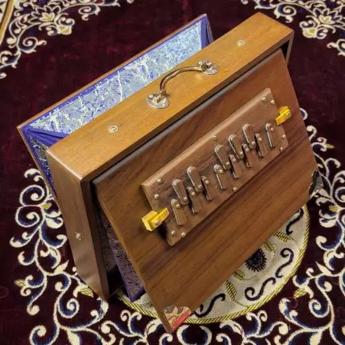 tlw1_large_single_octave_shruti_box_for_sound_healing__79295